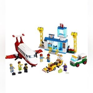 LEGO 60261 central airport retired